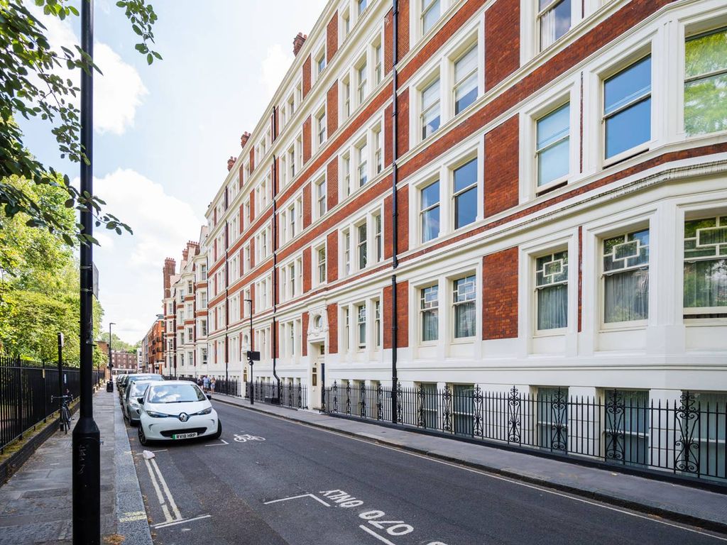 2 bed flat to rent in 75 Ridgmount Gardens, Bloomsbury, London WC1E