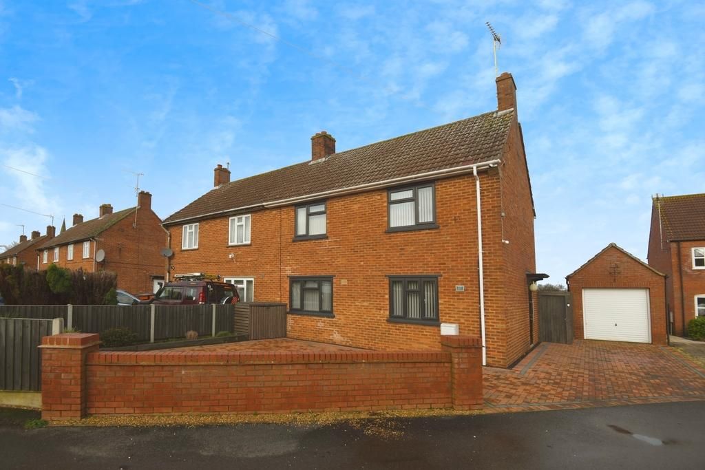 3 bed semidetached house for sale in Church Road, Friday Bridge