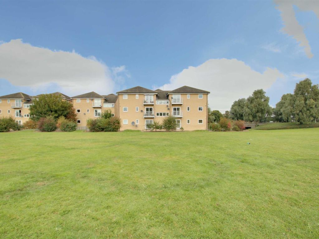 2 bed flat for sale in Calvie Croft, Hodge Lea, Milton Keynes MK12 Zoopla