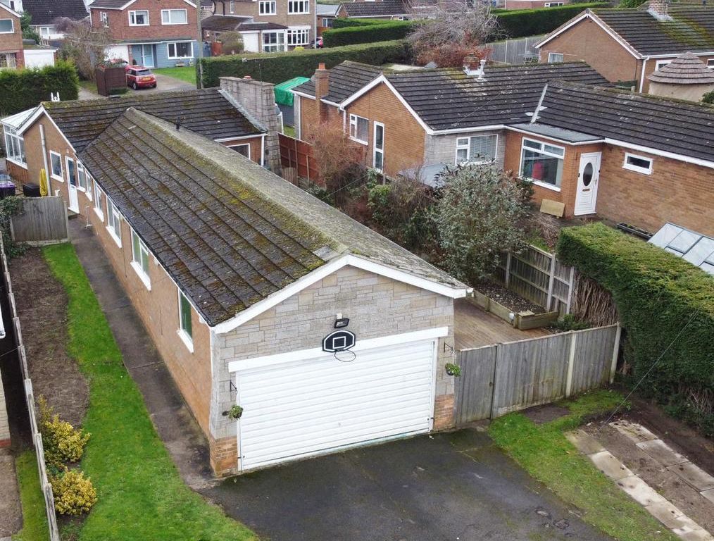 3 bed detached bungalow for sale in Beechwood Drive, Gainsborough DN21