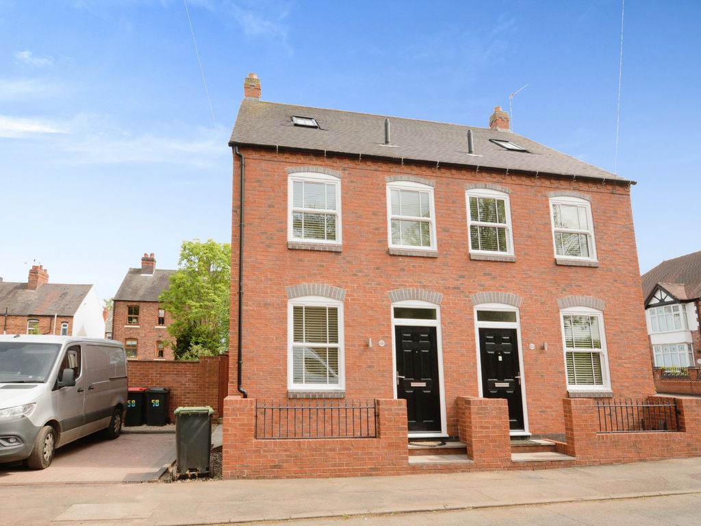 3 bed semidetached house to rent in Grove Road, Atherstone
