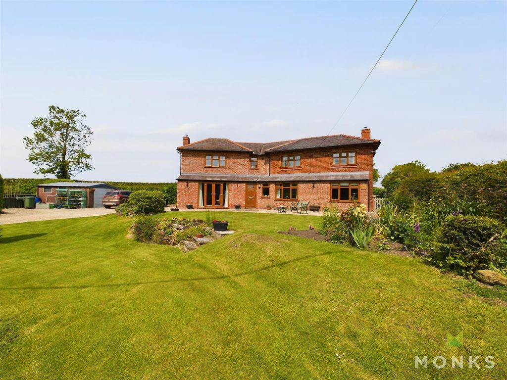 3 bed detached house for sale in Quinna Brook, Wem, Shropshire SY4, £