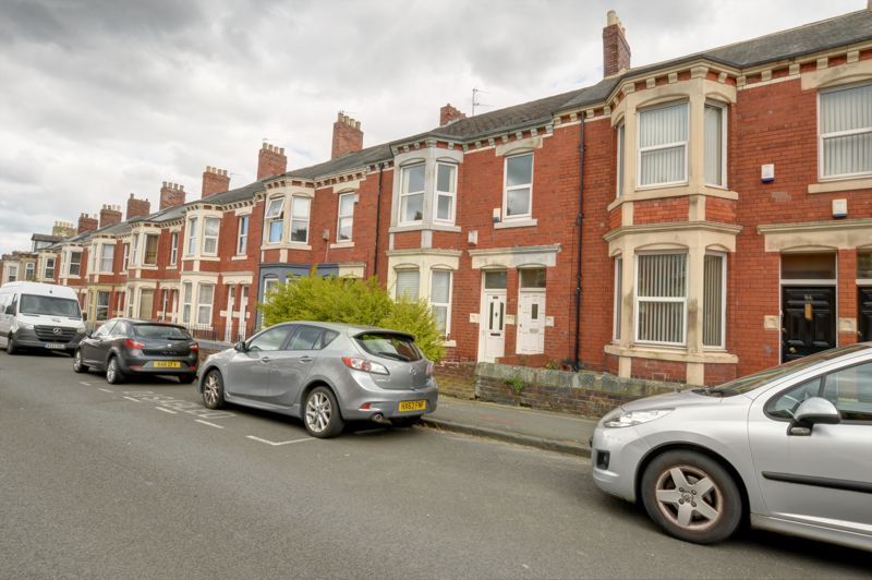 3 bed flat for sale in Trewhitt Road, Heaton, Newcastle Upon Tyne NE6 Zoopla