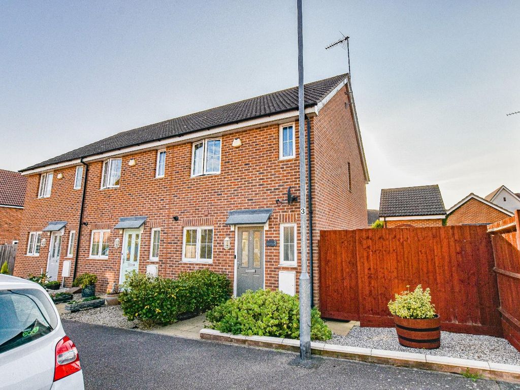 2 bed end terrace house for sale in Mortymer Close, Little Canfield