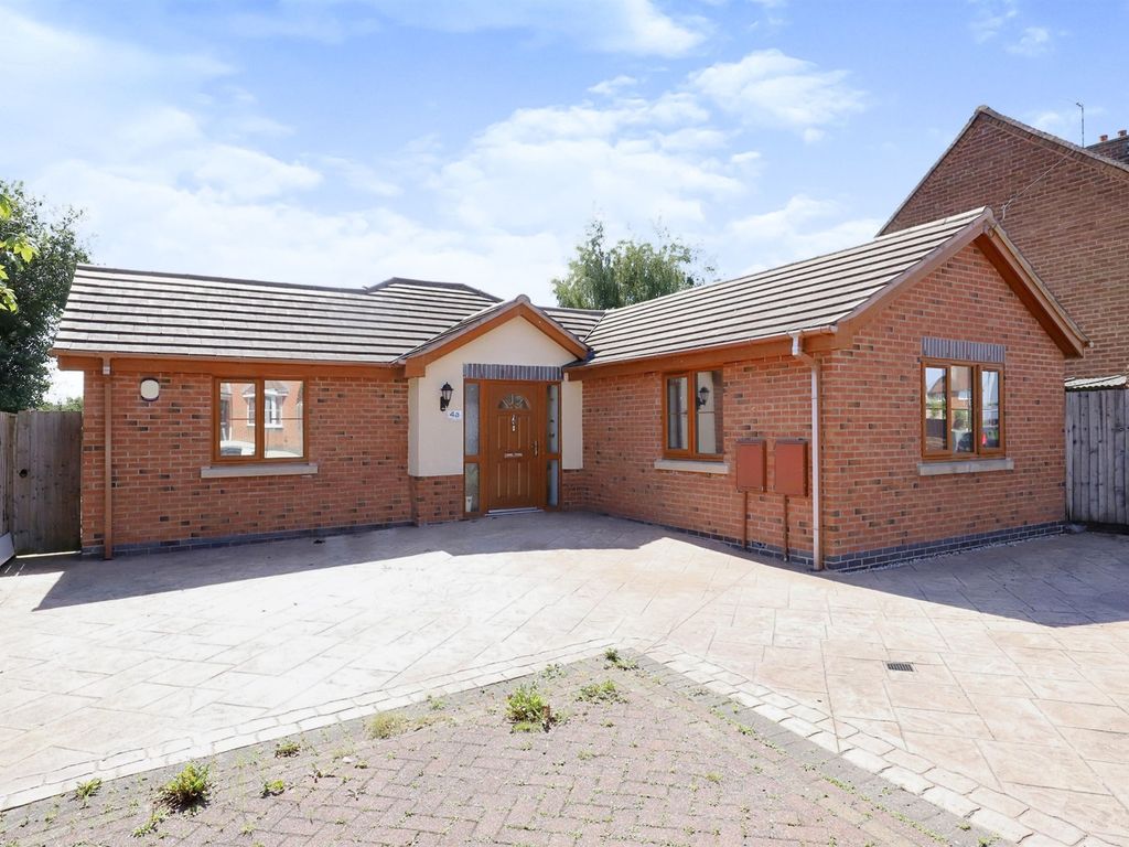 3 bed detached bungalow for sale in Parker Road, Ashmore Park, Wolverhampton WV11 Zoopla