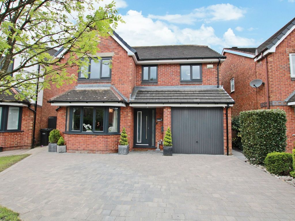 4 bed detached house for sale in Farleigh Close, Westhoughton BL5, £