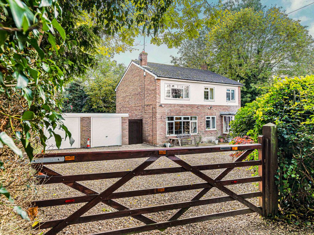 4 bed detached house for sale in Temple Road, Temple Cowley OX4, £