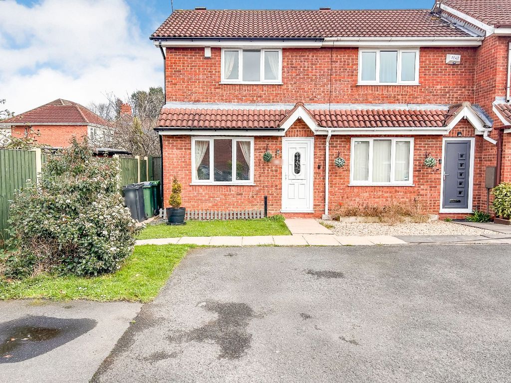 2 bed semidetached house for sale in Cross Close, Cradley Heath B64