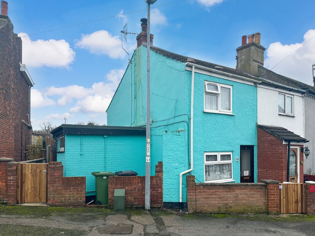 2 bed end terrace house for sale in Burnt Lane, Gorleston, Great