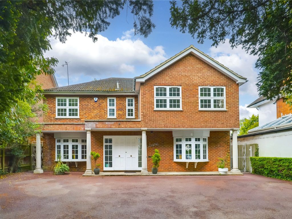 6 bed detached house for sale in The Avenue, Bushey, Hertfordshire WD23
