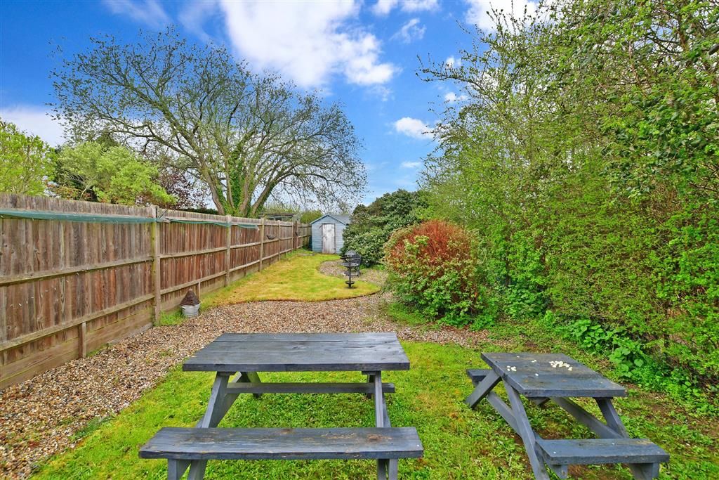 2 bed detached house for sale in Three Elm Lane, Tonbridge, Kent TN11, £400,000 Zoopla