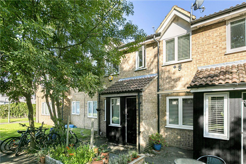 1 bed terraced house for sale in Seymour Way, SunburyOnThames, Surrey TW16, £267,500 Zoopla