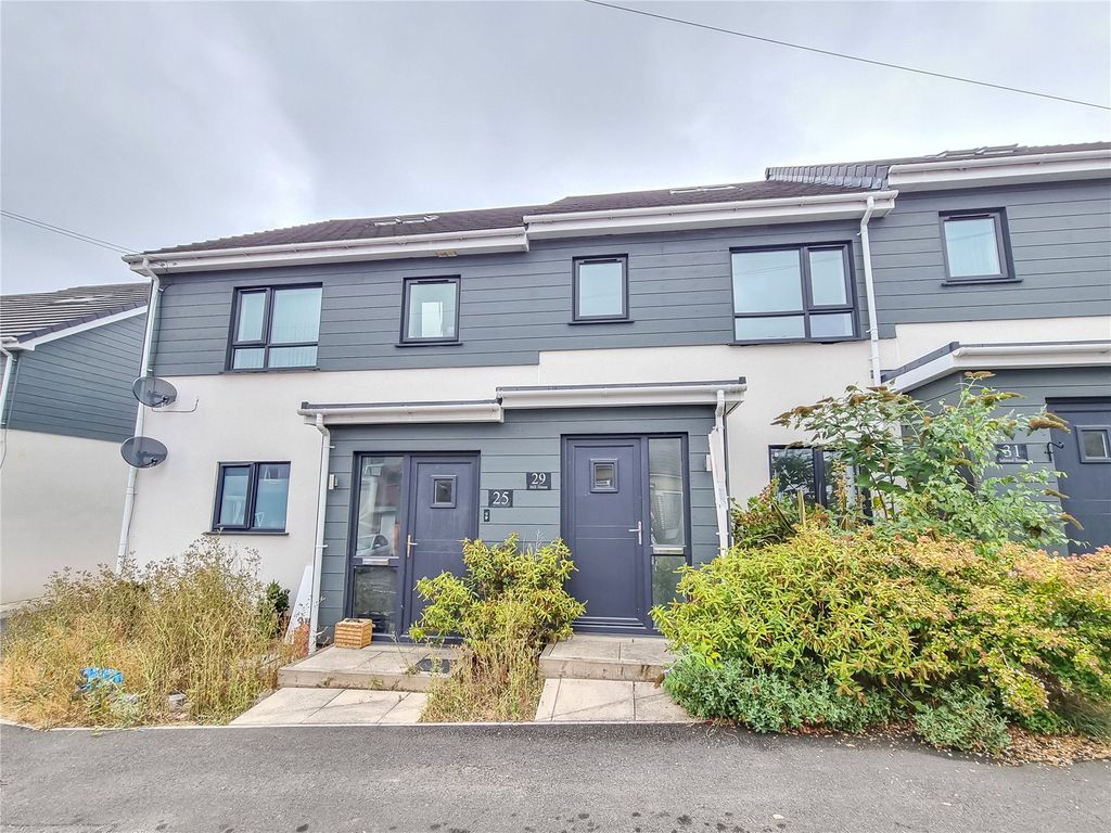 4 bed terraced house for sale in Lower Chapel Road, Hanham, Bristol