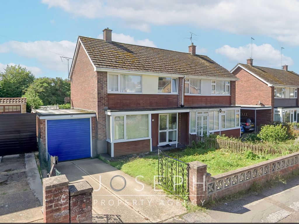 3 bed semidetached house to rent in Manchester Road, Ipswich IP2, £