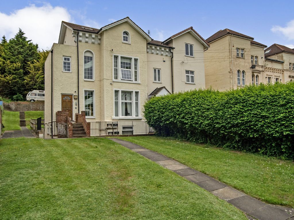 1 bed flat to rent in Cobham Terrace, Bean Road, Greenhithe, Kent DA9