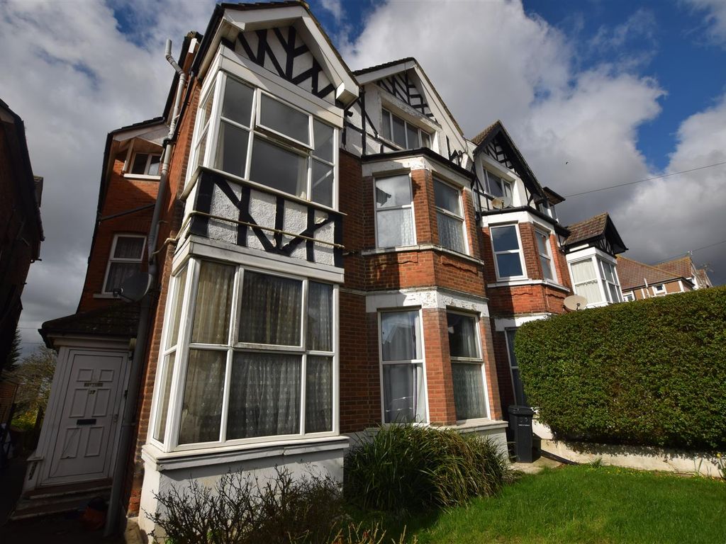 Room to rent in Amherst Road, BexhillOnSea TN40 Zoopla