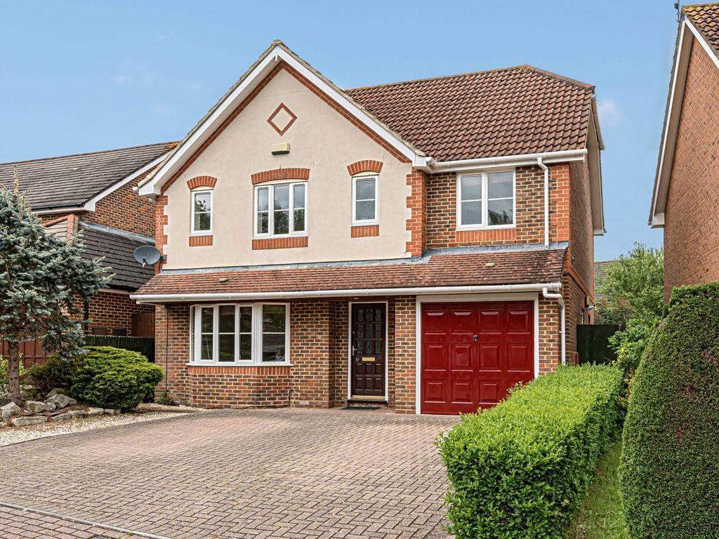 4 bed detached house for sale in Blenheim Close, Knightwood Park