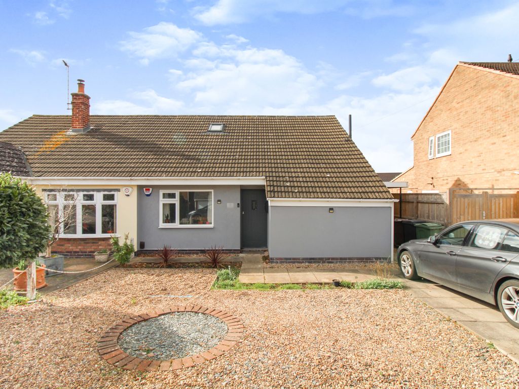 4 bed bungalow for sale in Allington Drive, Birstall, Leicester LE4