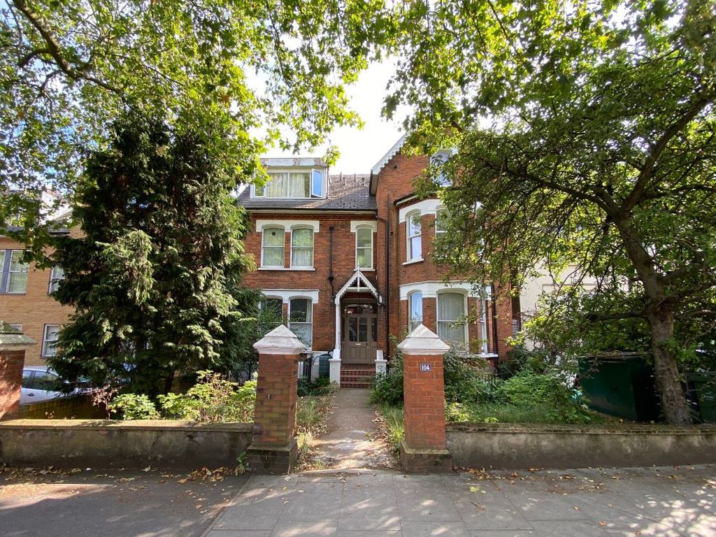 2 bed flat for sale in 104D Christchurch Road, Lambeth, London SW2, £160,000 Zoopla