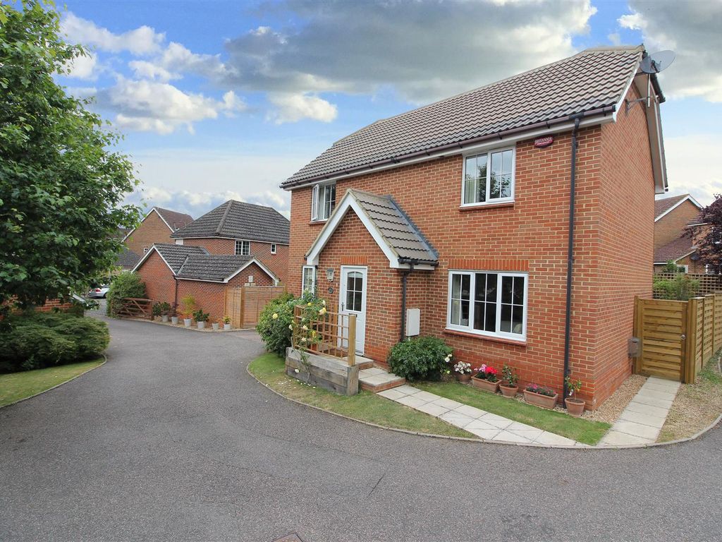 Sweet Bay Crescent Ashford TN23  