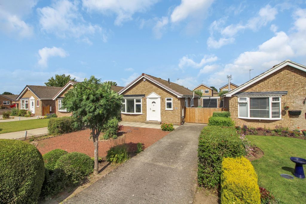3 bed detached bungalow for sale in Long Furrow, Haxby, York YO32 Zoopla