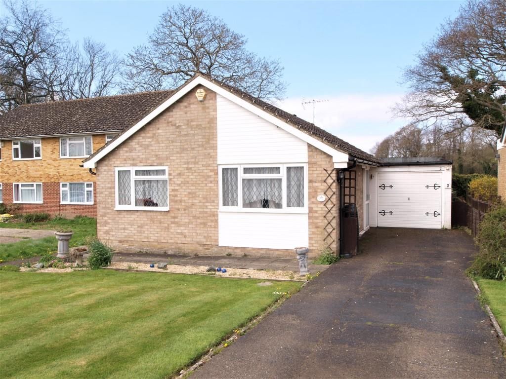2 bed detached bungalow for sale in Hilary Close, Polegate BN26, £