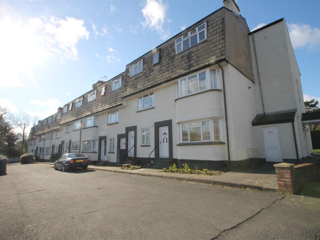 2 bed flat to rent in Stonegrove Court, Stonegrove, Edgware, Greater