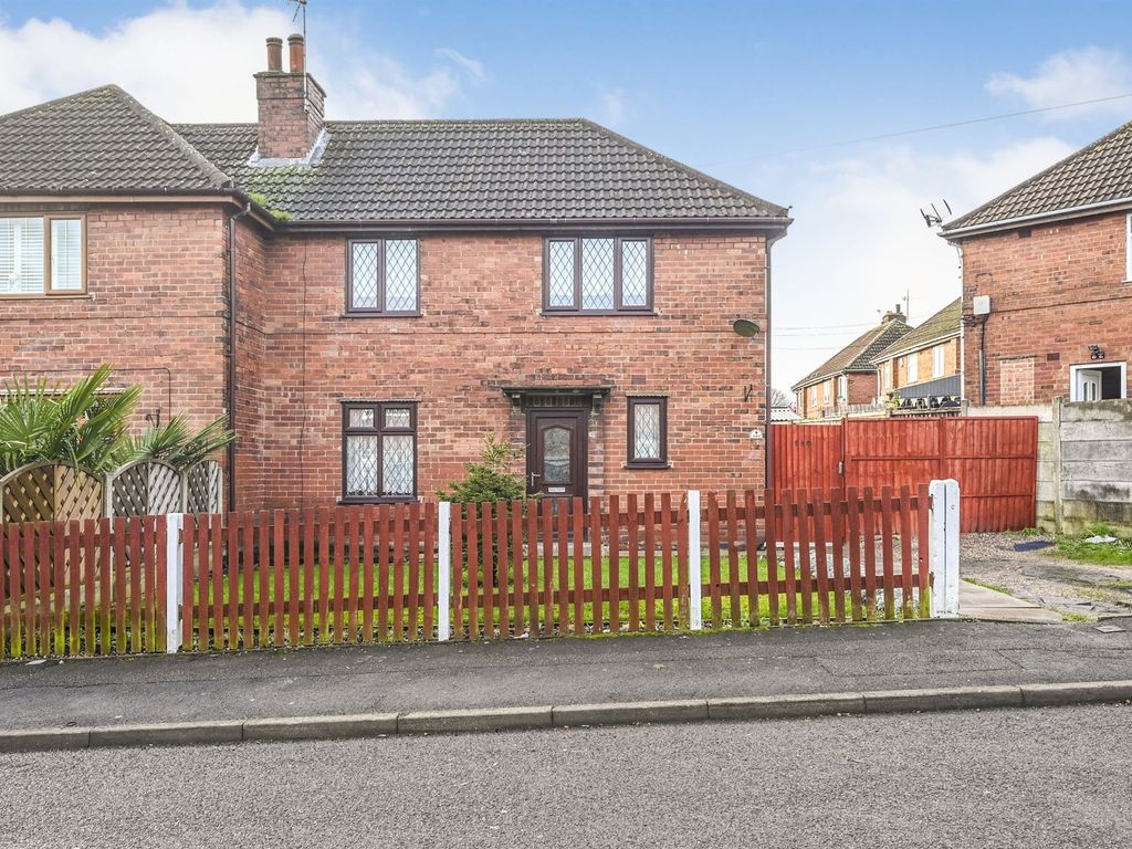 3 bed semidetached house for sale in The Croft, South Normanton