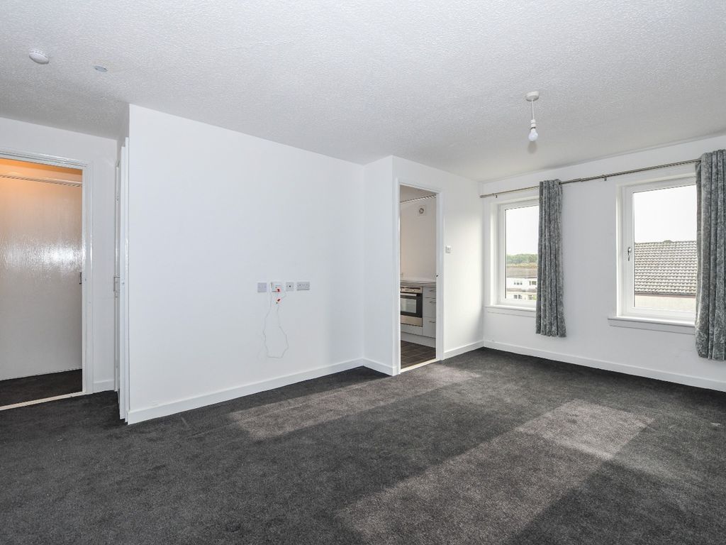 Studio to rent in Douglas Drive, East Kilbride G75, £450 pcm Zoopla