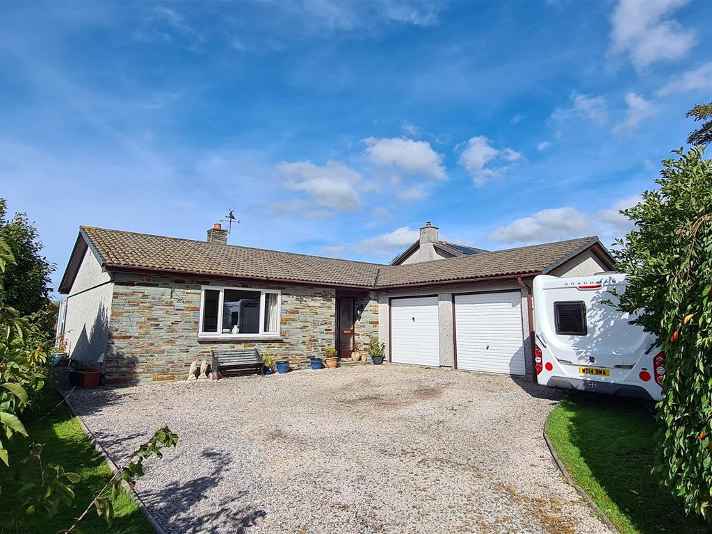 3 bed bungalow for sale in Higher Daws Lane, South Petherwin