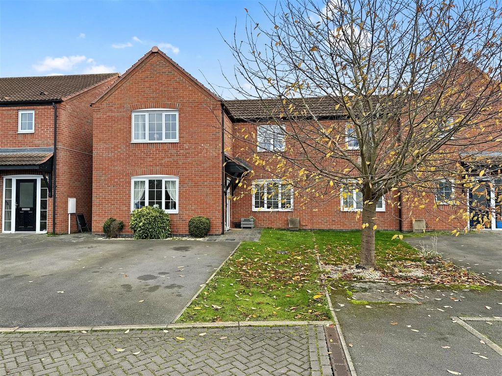 2 bed semidetached house for sale in Mallard Close, Claypole, Newark