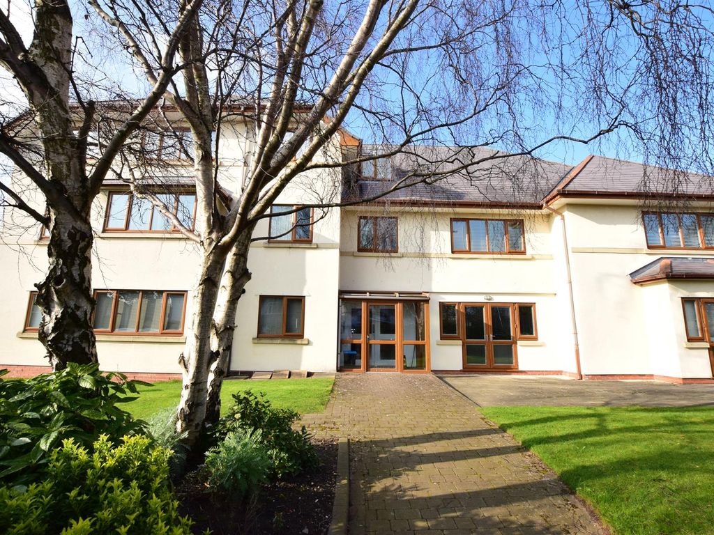 2 bed flat to rent in The Warren, Grove Road, Wallasey CH45, £875 pcm