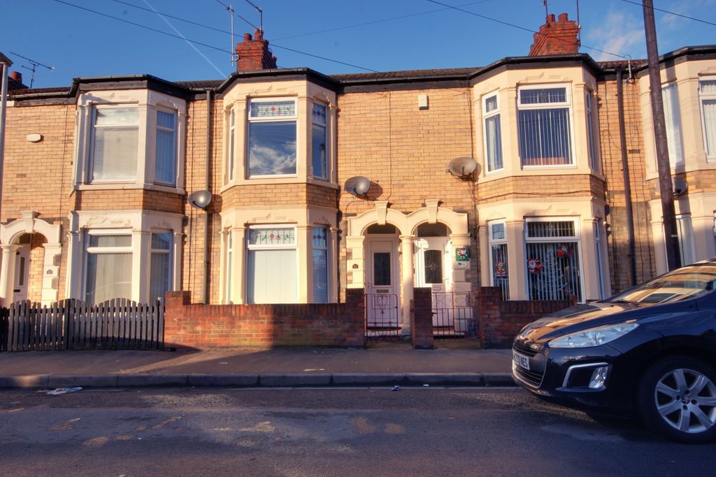 3 bed terraced house to rent in Swinburne Street, Hull HU8, £725 pcm Zoopla