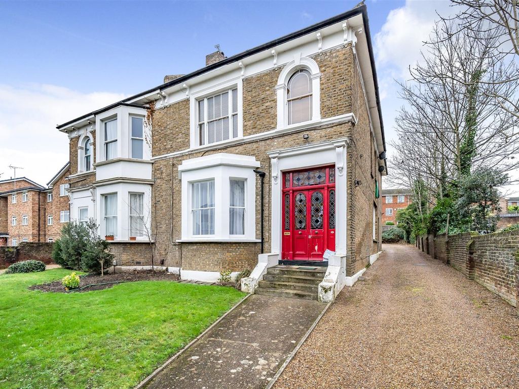 1 bed flat for sale in Adelaide Road, Surbiton KT6, £290,000 Zoopla