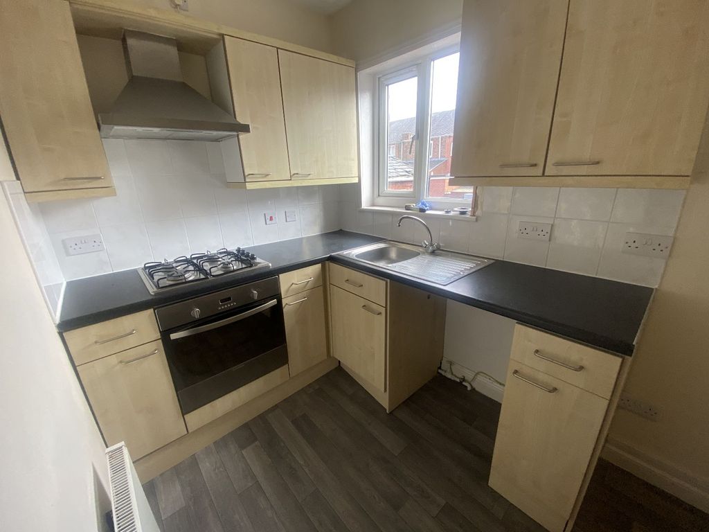 2 bed flat to rent in Granville Terrace, Wheatley Hill, County Durham