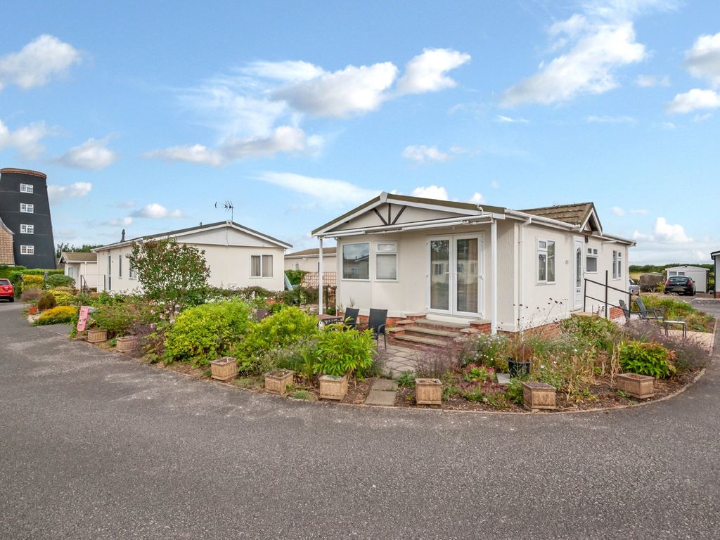 2 bed detached bungalow for sale in West End Park, Long Lane, Ingham