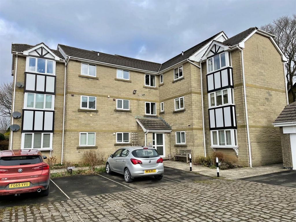 2 bed flat for sale in Silverlands Park, Buxton SK17, £167,950 Zoopla