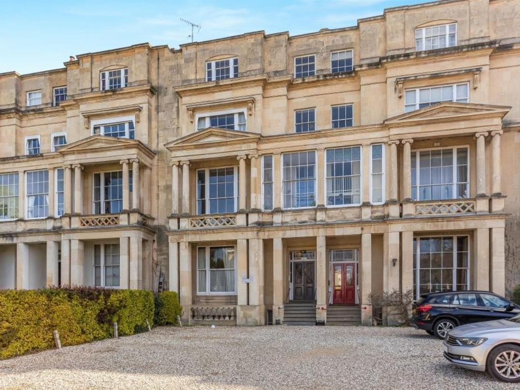 1 bed flat for sale in Lansdown Terrace Lane, Cheltenham GL50, £185,000