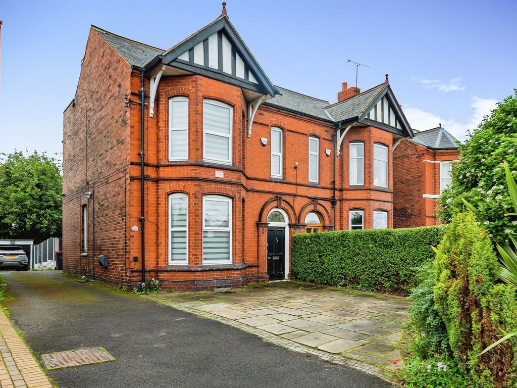 5 bed semidetached house for sale in Broom Road, Rotherham S60, £