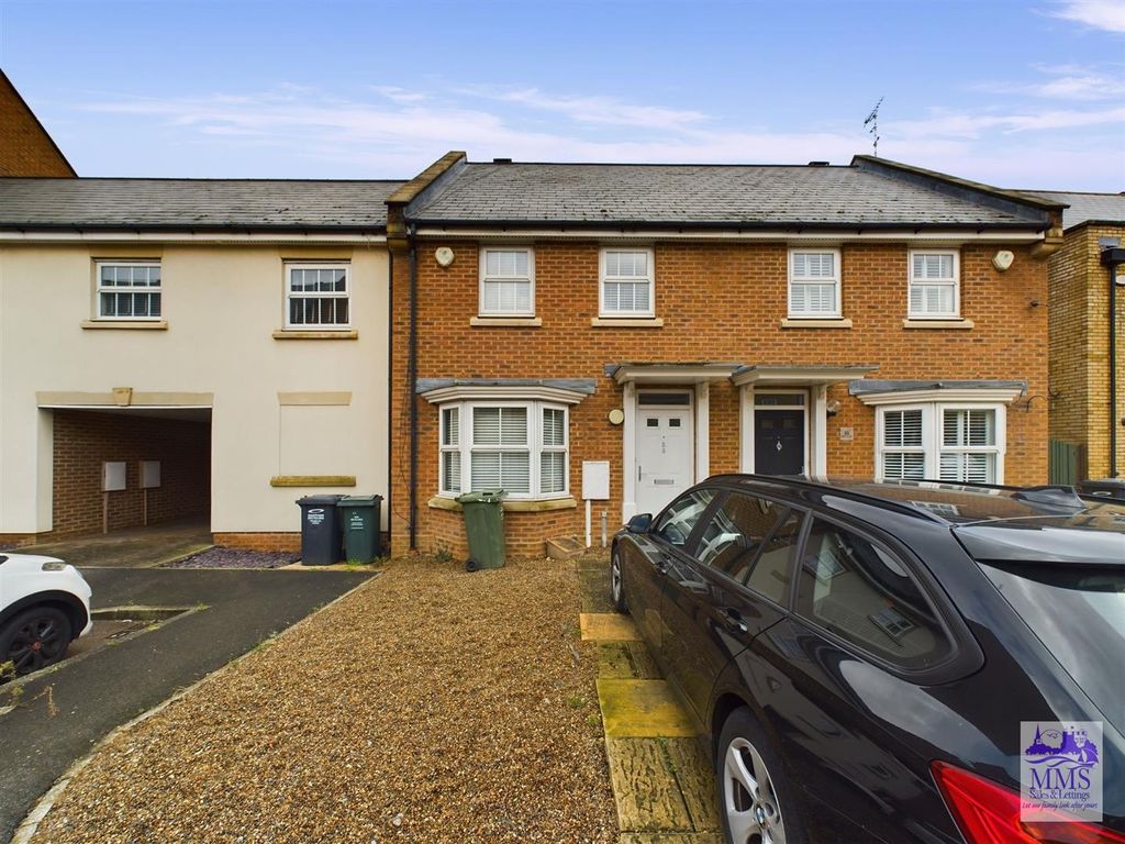 3 bed terraced house to rent in Reed Court, Greenhithe DA9, £1,800 pcm