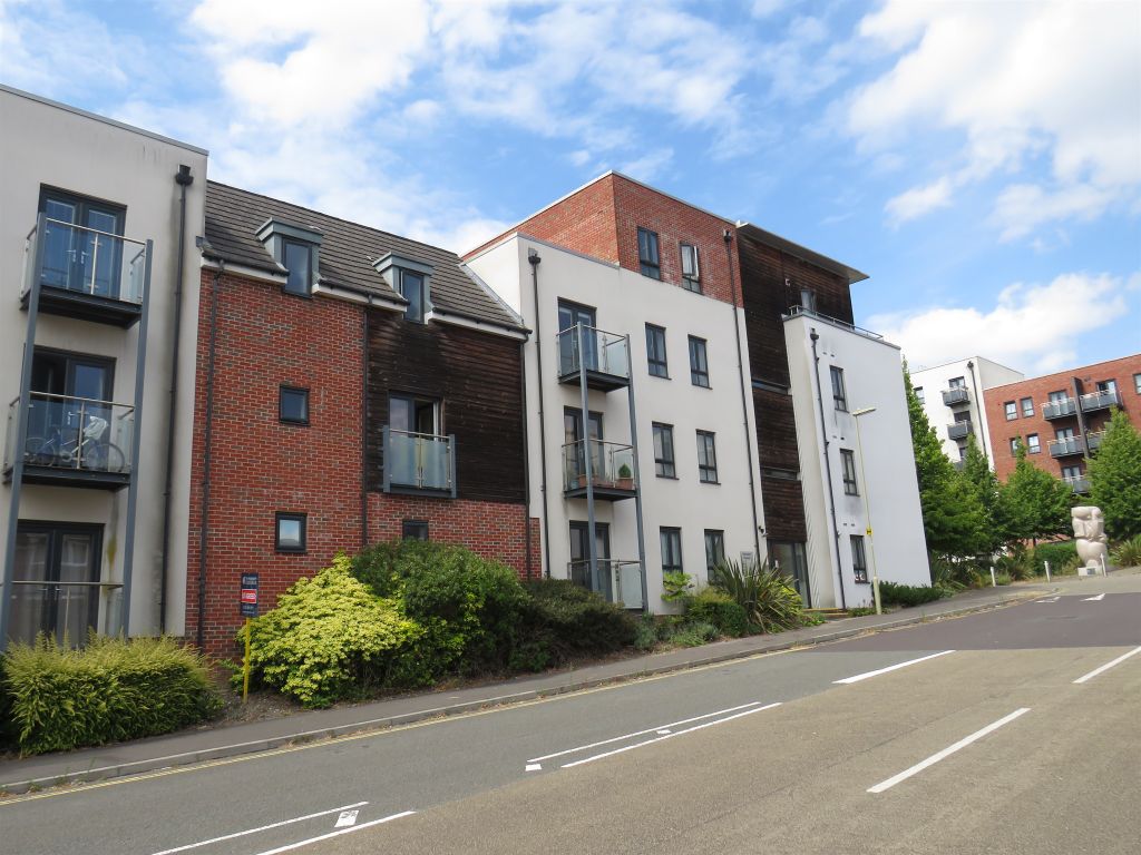 2 bed flat for sale in Sinclair Drive, Basingstoke RG21 Zoopla