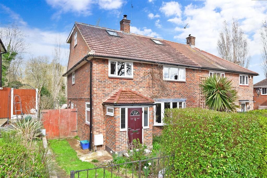 5 bed end terrace house for sale in Grosvenor Drive, Loughton, Essex