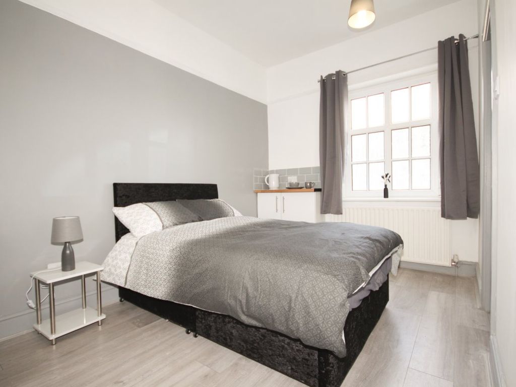 Room to rent in Church Street, Sittingbourne ME10, £775 pcm Zoopla