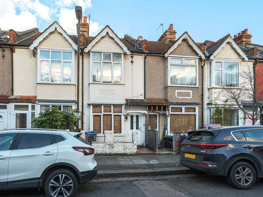 2 bed terraced house for sale in Oakwood Avenue, Mitcham CR4 Zoopla