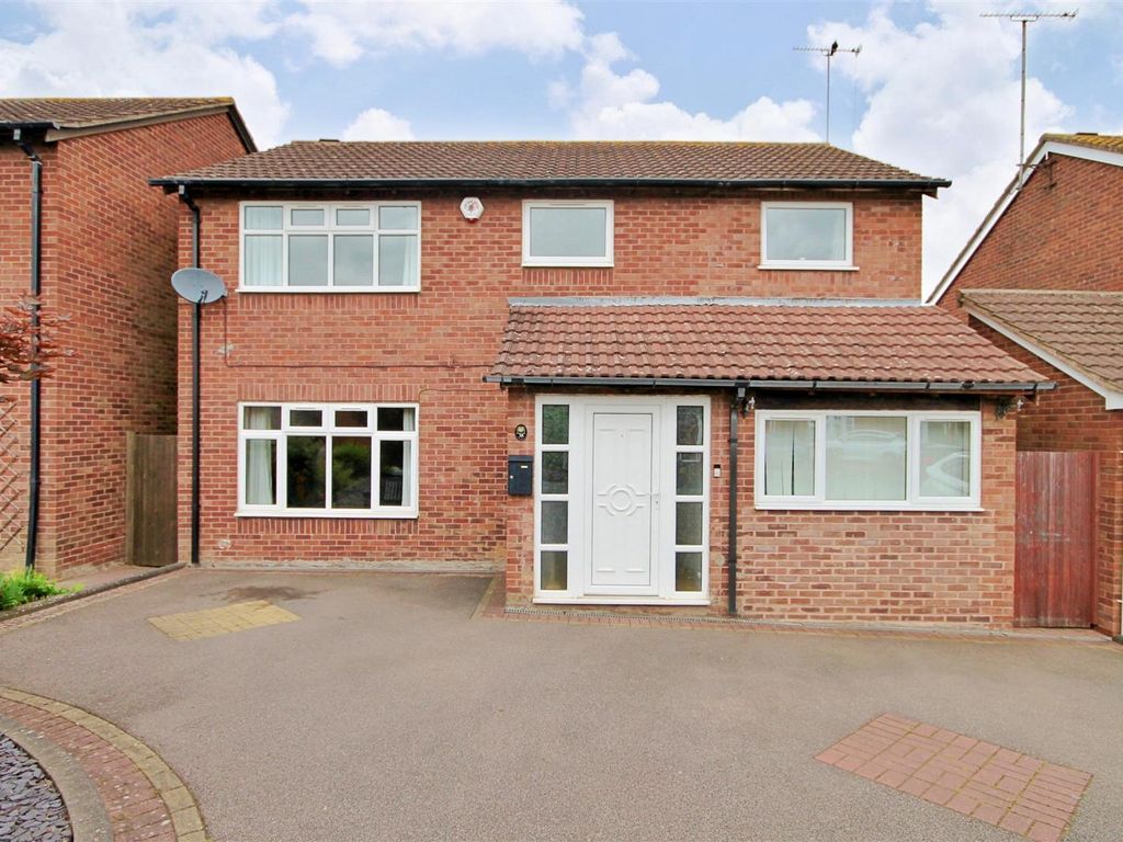 4 bed detached house for sale in Arkle, Tamworth, Staffordshire B77