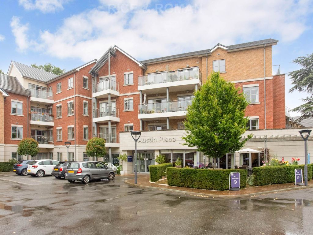 1 bed flat for sale in Austin Place, Weybridge KT13, £340,000 Zoopla