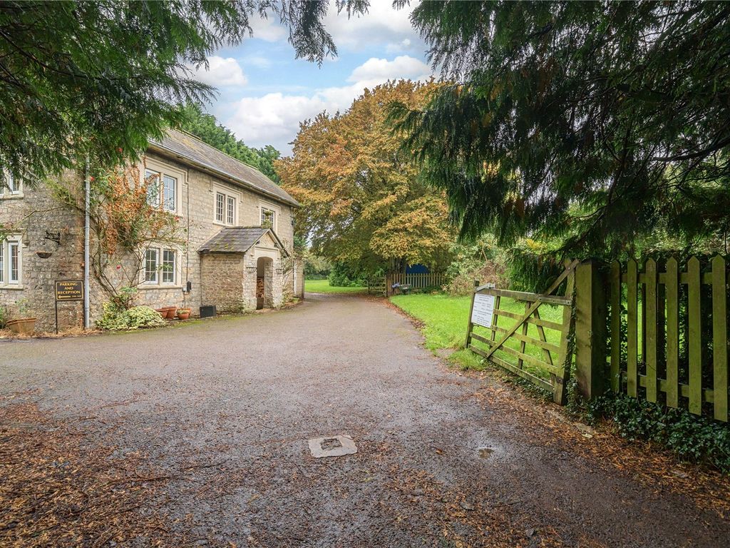 4 bed country house for sale in Quakers Lane, Goatacre, Calne