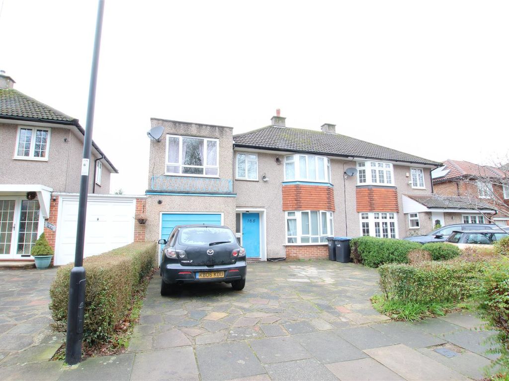 5 bed property to rent in Lonsdale Drive, Enfield EN2 Zoopla