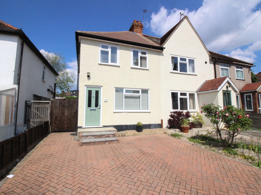 2 bed semidetached house for sale in Ridge Road, Sutton SM3, £450,000