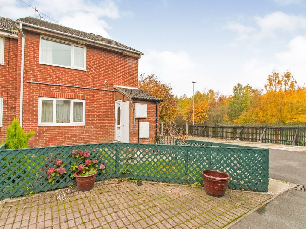 1 bed to rent in Elmton Close, Leeds, West Yorkshire LS10